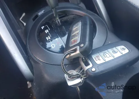 2013 Hyundai Veloster Turbo W/Black z USA, uszkodzony, nr VIN KMHTC6AEXDU158485